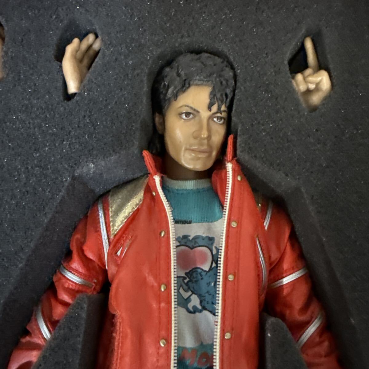 マイケル・ジャクソン フィギュア (ビート・イットバージョン) ホット