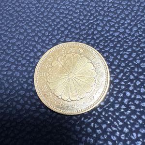 天皇陛下御在位60年 純金(単品)の中古価格は308,039円｜記念硬貨の新品