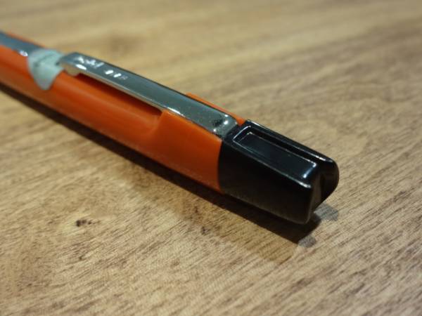 ぺんてる サイドノック式シャープ テクニカ 0.5mm オレンジ~廃盤