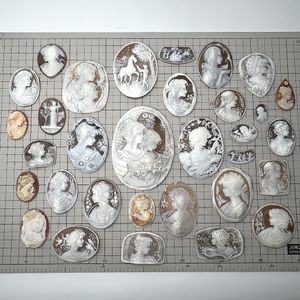 カメオ♡まとめ売り　作家 カメオ 作家の値段と価格推移は？｜138件の売買データからカメオ 作家