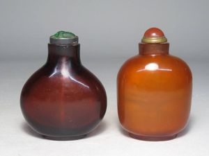 鼻煙壺の値段と価格推移は？｜57件の売買データから鼻煙壺の価値が