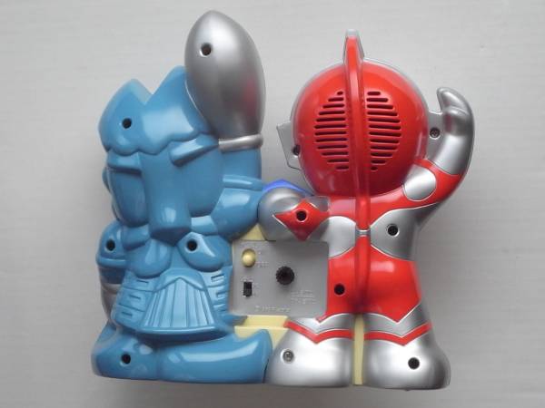 ウルトラマン＆バルタン星人☆おしゃべり目覚まし時計＆おまけ 