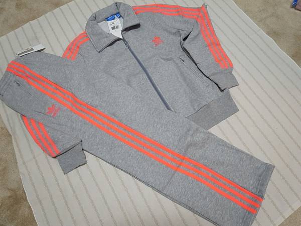 直輸入！アディダス上質裏起毛スウェット上下セット新品タグ付き