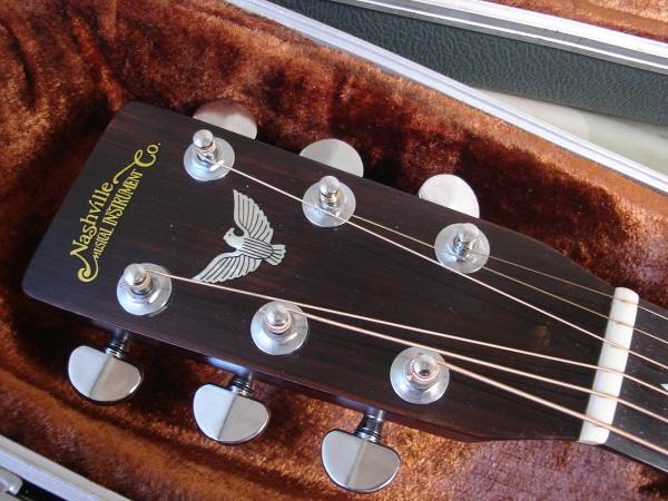送料込み 70年代 レア物！マーチン建国モデルコピー ナッシュビル Nashville N-1200 マーチンD-76コピー ブルーケース付き(本体)｜売買