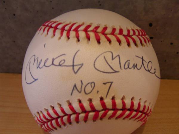 貴重　ミッキーマントル サイン入り野球ボール　ニューヨークヤンキース ヤンキース ミッキーマントル Mickey Mantle 自筆サインボール(記念