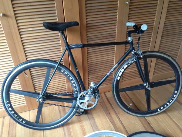 MAKINOピスト完成車 前後SPINERGY オマケパーツ付き！(トラック