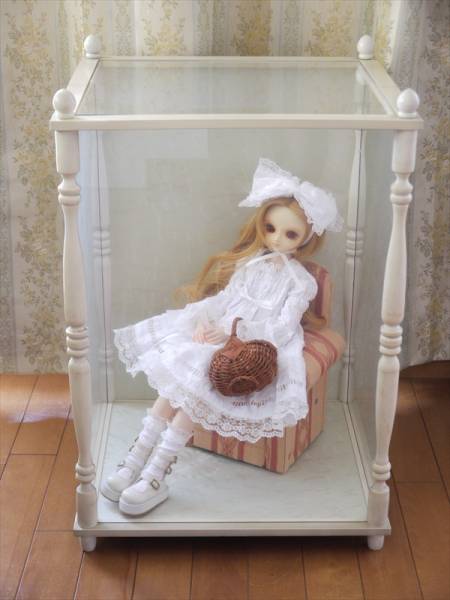 アンティークドール　ガラスケース ドールサイズのガラスケース中古☆アンティーク風SD展示に難あり