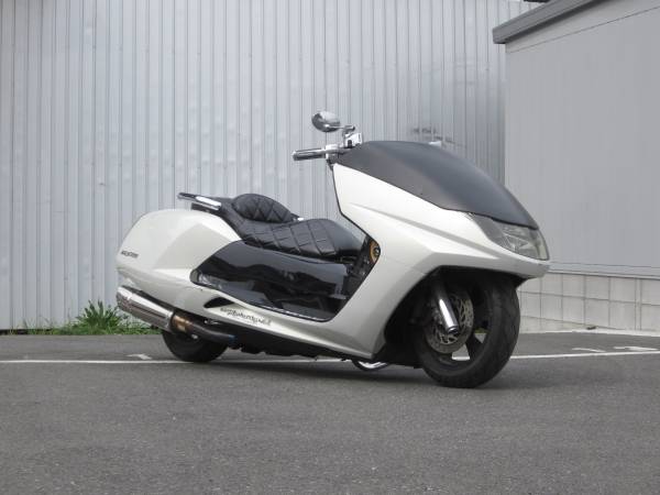 カスタムマグザム 改造多数 大阪より ローダウン 126cc 250cc 売買されたオークション情報 Yahooの商品情報をアーカイブ公開 オークファン Aucfan Com