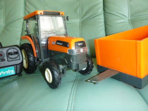 クボタ トラクター KL33 ラジコン 200万台記念品 (ホビーラジコン