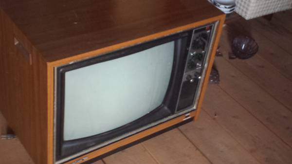 昭和レトロアンティーク家電 パナカラー18型ブラウン管テレビ