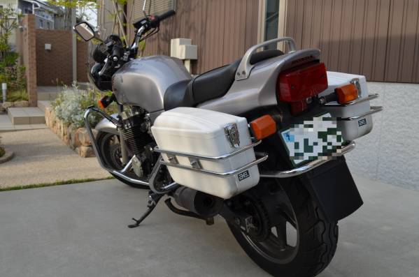 Cb750 Rc42 教習車 ツーリング仕様 白バイ 401cc 750cc 売買されたオークション情報 Yahooの商品情報をアーカイブ公開 オークファン Aucfan Com