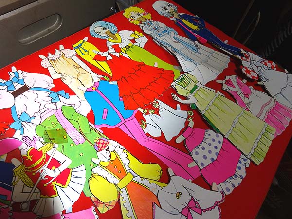 アニメ 着せ替え人形 紙 その他 売買されたオークション情報 Yahooの商品情報をアーカイブ公開 オークファン Aucfan Com