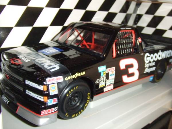 ERTL 1/18 GOODWRENCH CHEVROLET C1500 レーストラック NASCAR