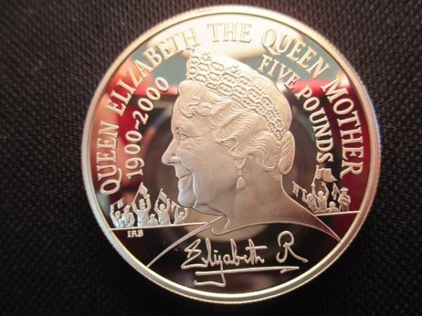 クイ-ンマザー生誕100年記念　ピエフォール5ポンド銀貨