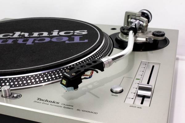 綺麗！Technics ターンテーブル SL-1200MK3D/SHURE SC35C