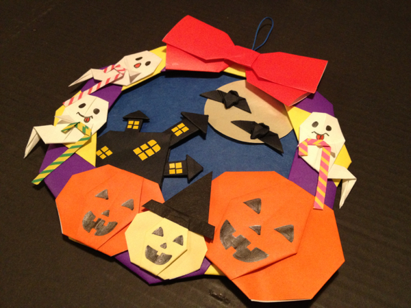 折り紙リース ハロウィン お城とコウモリ 壁面飾り 幼稚園 10月 折り紙 千代紙 売買されたオークション情報 Yahooの商品情報をアーカイブ公開 オークファン Aucfan Com