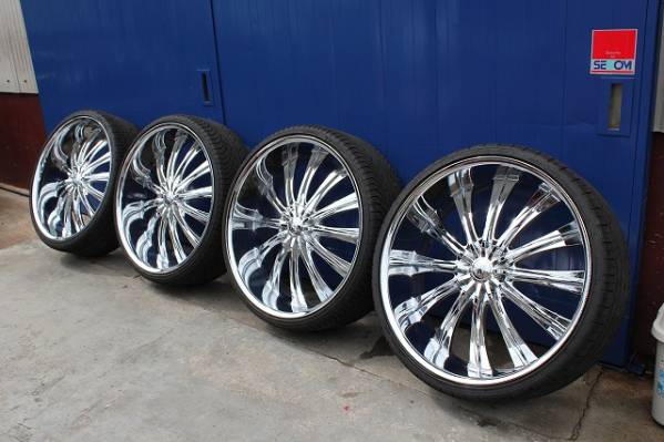 ☆タイヤセット BENTCHI ホイール 28インチ エスカレード(23インチ