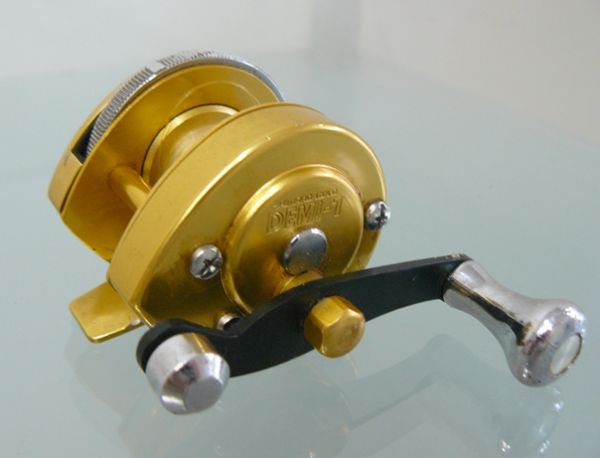 Shimano 落とし込み用小型リール Demi 1 金デミ 良品 シマノ 売買されたオークション情報 Yahooの商品情報をアーカイブ公開 オークファン Aucfan Com