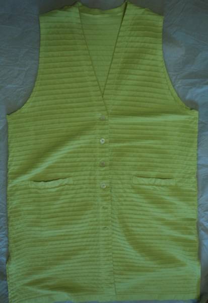 ★ヤッコマリカルド・総ピンタックのロングベスト①★美品★