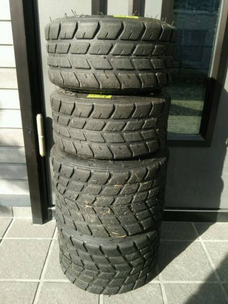２月おろし1レースのみ使用MOJOレインW2タイヤ