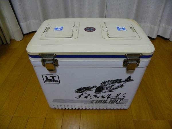 クールライン 130　チヌメバル　クーラーボックス美品 6000 活餌（エビ）をタンクで生かしながらのメバルやチヌ最適です。 クーラーボックス チヌ・メバル名人COOL 18LT(タックルボックス