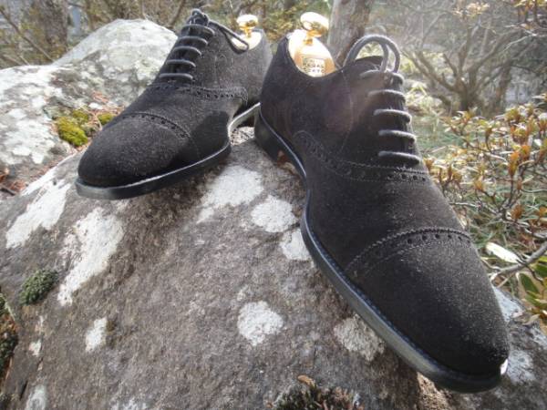 ジョンロブAVON ６ハーフE ブラックスエード