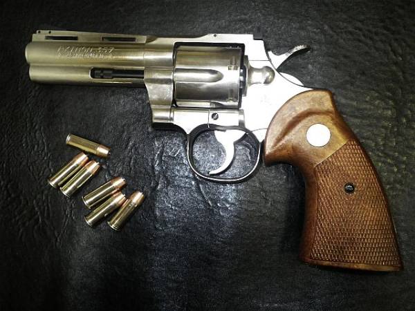 金属製モデルガン　コクサイ　パイソン　箱，カート，取説付 美品