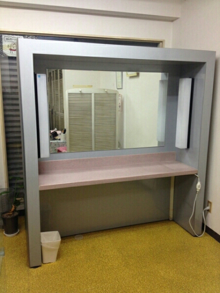 美品 ドレッサー 化粧鏡 ガラス棚 商品棚 業務用 エステ メイク