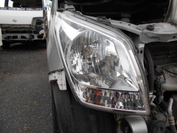 ＭＨ23Ｓ　ワゴンＲ　右ヘッドライト