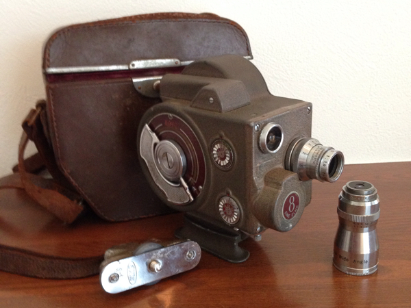 古いゼンマイ式 ８ミリ撮影機エルモ シネ 8 Elmo Cine 8