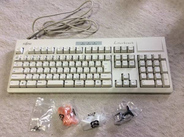 高級キーボード「Libertouch(リベルタッチ)FKB8540-051/W 美品