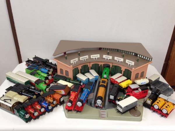 トーマスエンジンコレクション なかよしトーマス 機関庫転車台 きかんしゃトーマス 売買されたオークション情報 Yahooの商品情報をアーカイブ公開 オークファン Aucfan Com