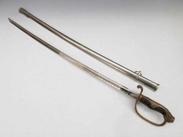 旧日本陸軍 尉官用指揮刀/サーベル 家紋入/軍刀/模造刀(744