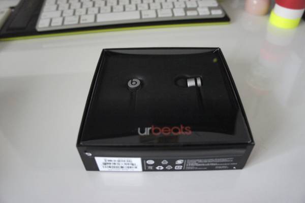 【新品】urbeats イヤホン（イヤフォン）　★スペースグレー★