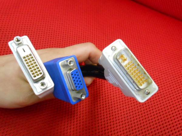 Bizlink Dviデジタル D Sub変換ケーブル 白 青コード モニタ 売買されたオークション情報 Yahooの商品情報をアーカイブ公開 オークファン Aucfan Com