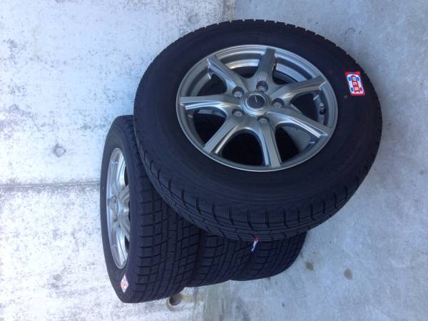 ★☆走行距離僅か☆★ ヨコハマ スタッドレスタイヤ205/65R15