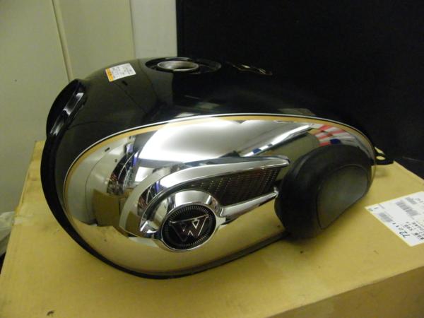 w800純正 メッキタンク w650 エンブレム＆グリップ ニーパッド