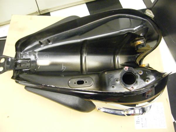 w800純正 メッキタンク w650 エンブレム＆グリップ ニーパッド