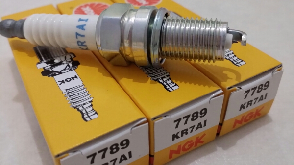 Ngk スパーク プラグ Kr7ai 3本セット スパークプラグ 売買されたオークション情報 Yahooの商品情報をアーカイブ公開 オークファン Aucfan Com