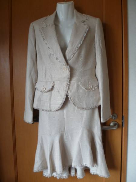 ａｎｙＳｉＳ　入園式などに！女性らしいデザインのスーツ