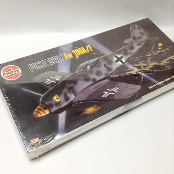 AIRFIX 1／24ドイツ戦闘機フォッケウルフFw190A/F 得価，最新作 【公式