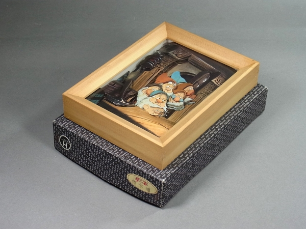 デコパージュ シャドーボックス ディズニー七人のこびと 額装 ペーパークラフト 売買されたオークション情報 Yahooの商品情報をアーカイブ公開 オークファン Aucfan Com