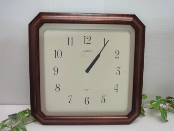 SEIKO 木彫り　壁掛け時計　ヴィンテージ Amazon.com: Seiko 13 Inch Numbered Wood Finish Wall Clock,Brown