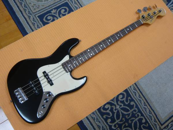 整備済み Fender Squire ジャズベース 黒 Sケース