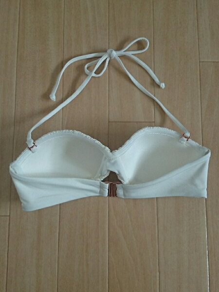 H M 水着 バンドゥ ビキニトップ チューブトップ単品 白 チューブトップ 売買されたオークション情報 Yahooの商品情報をアーカイブ公開 オークファン Aucfan Com