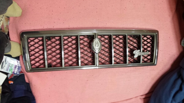 旧車 ブタ目マークII MX41グランデ2ドア用エンブレムつきグリル