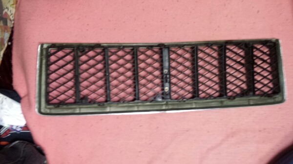 旧車 ブタ目マークII MX41グランデ2ドア用エンブレムつきグリル