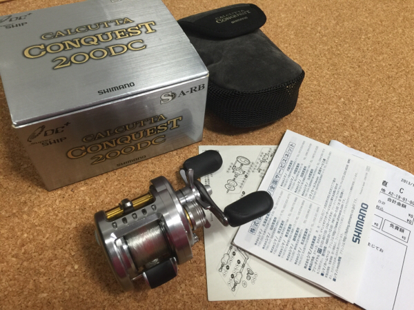 シマノ09カルカッタコンクエスト200（右）