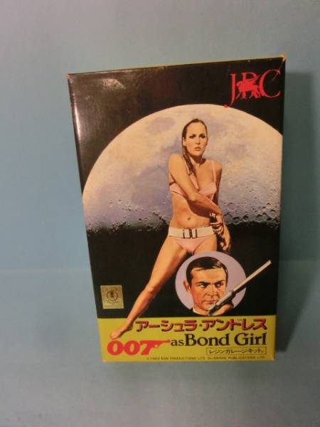 ●JRC レジン ガレージキット 007 ボンドガール 未組立