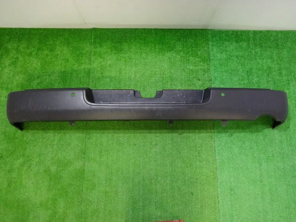 トヨタ ハイエース ワイド 200系 純正リアバンパー CC7